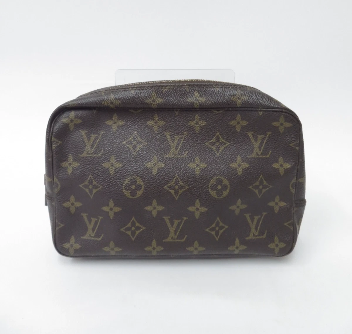$730 2005 Louis Vuitton Monogram Trousse Toilette 23 TA0055