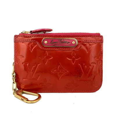 $390 2009 Louis Vuitton Monogram Vernis Key Pouch Pink CA1049