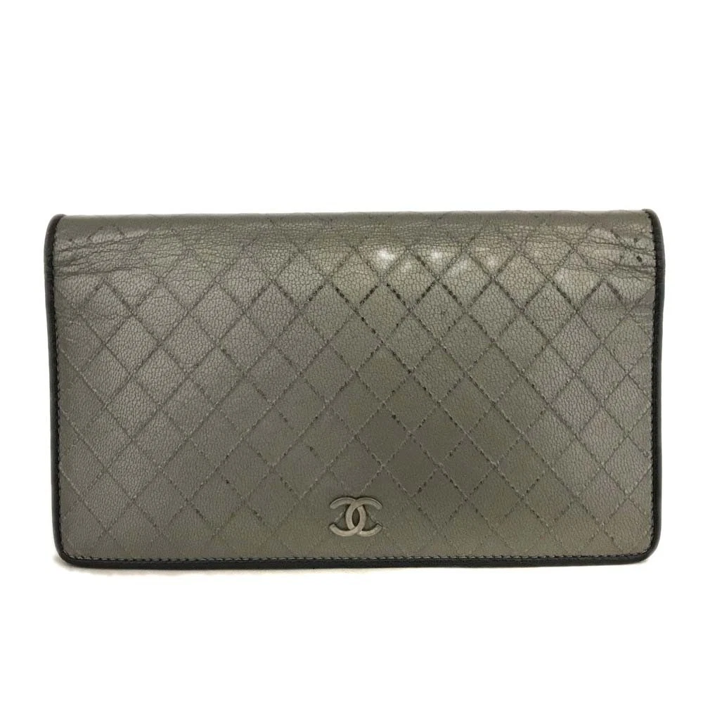 $995 2006 Chanel Metallic Calfskin Diamond Embossed Yen Wallet Grey