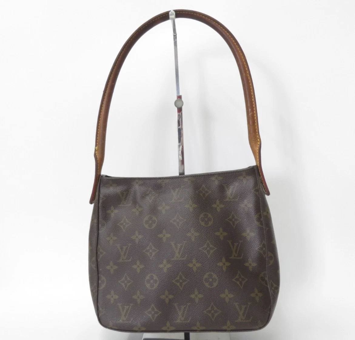 $1,380 2003 Louis Vuitton Monogram Looping MM FL0033