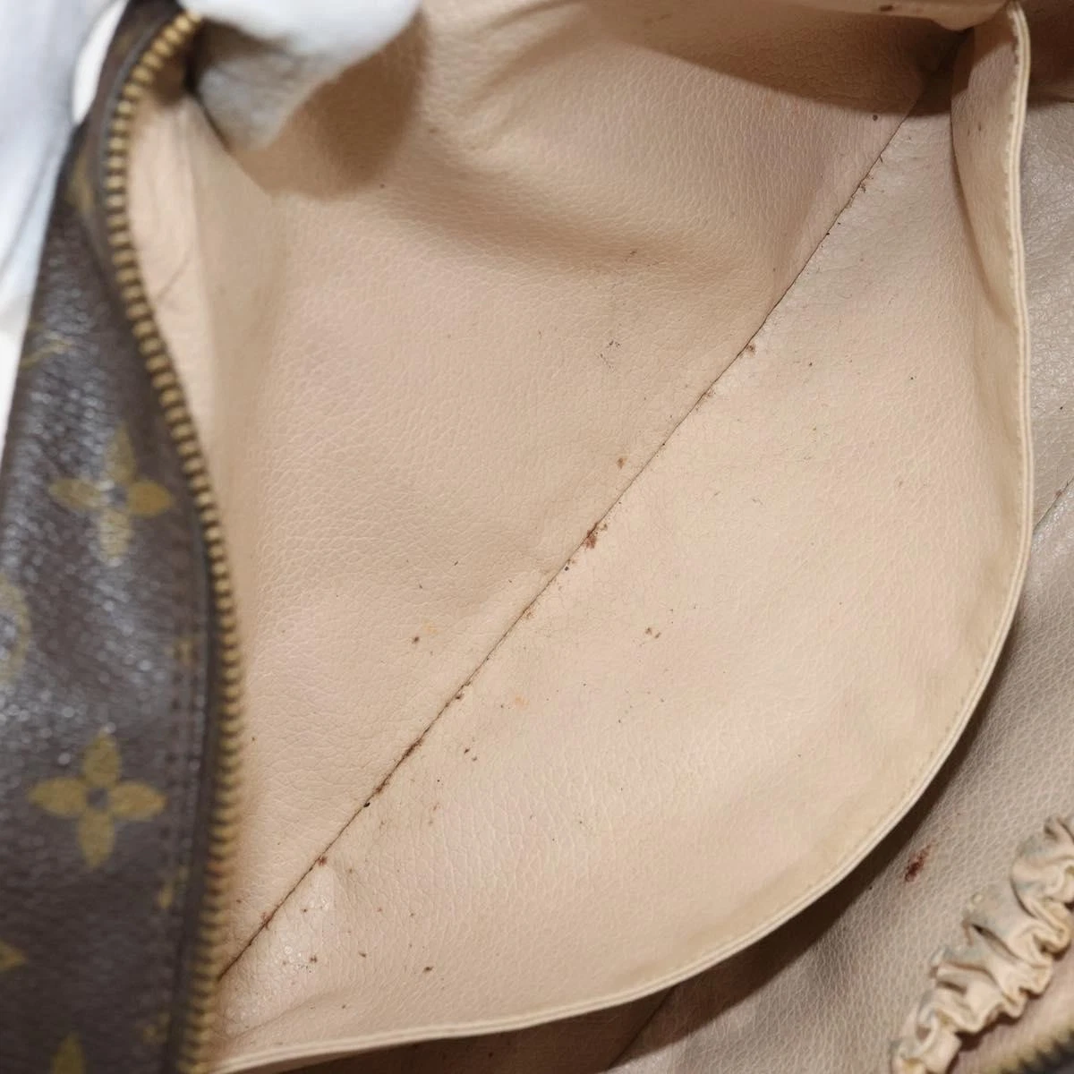$600 1985 Louis Vuitton Cosmetic Pouch Trousse Toilette 28 851TH