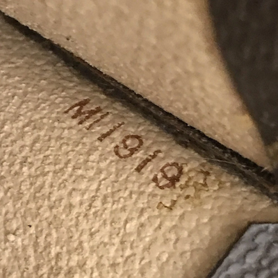 $2060 1999 Louis Vuitton Monogram Sac Plat MI1919
