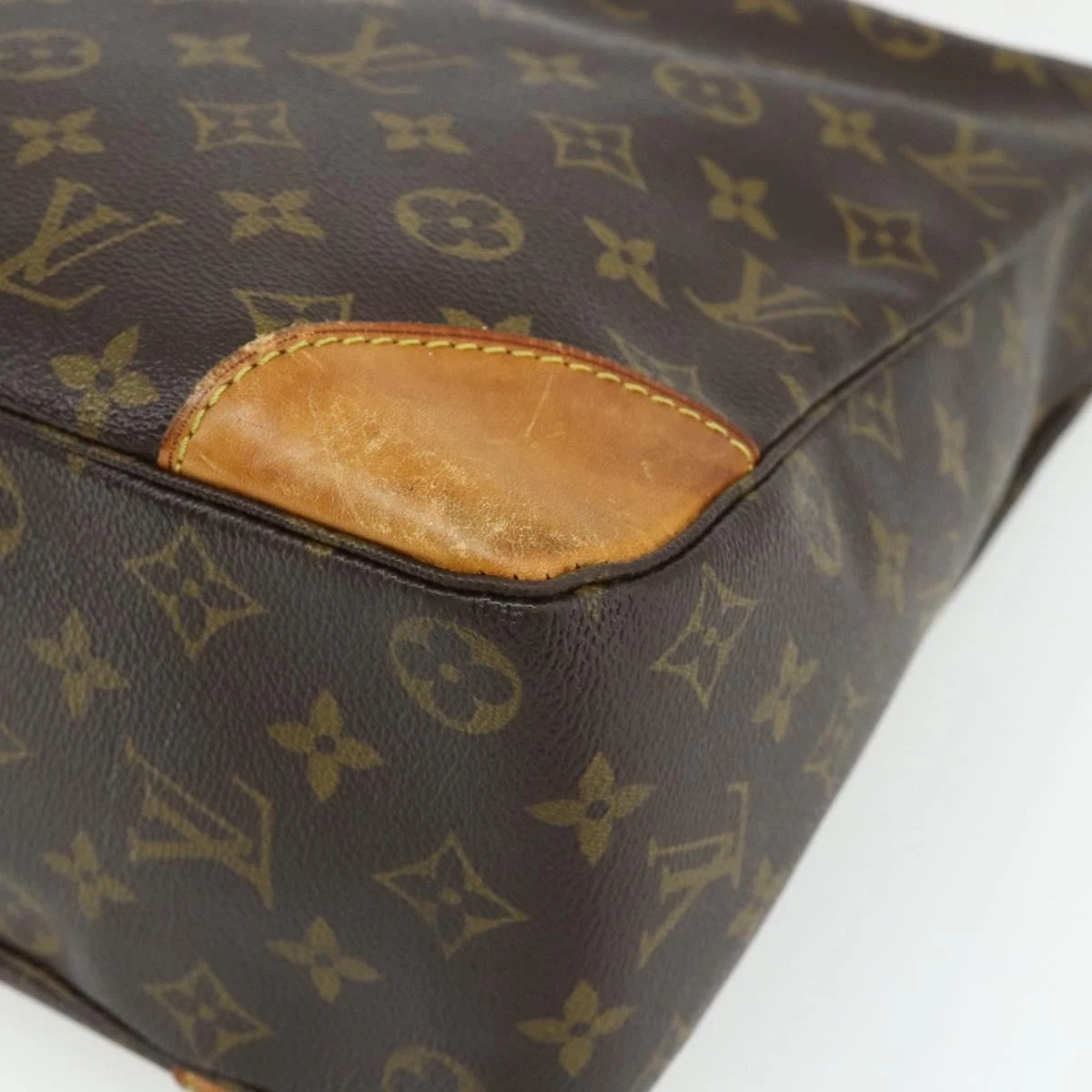 $1,450 1995 Louis Vuitton Monogram Boulogne 35 Shoulder Bag AS0995