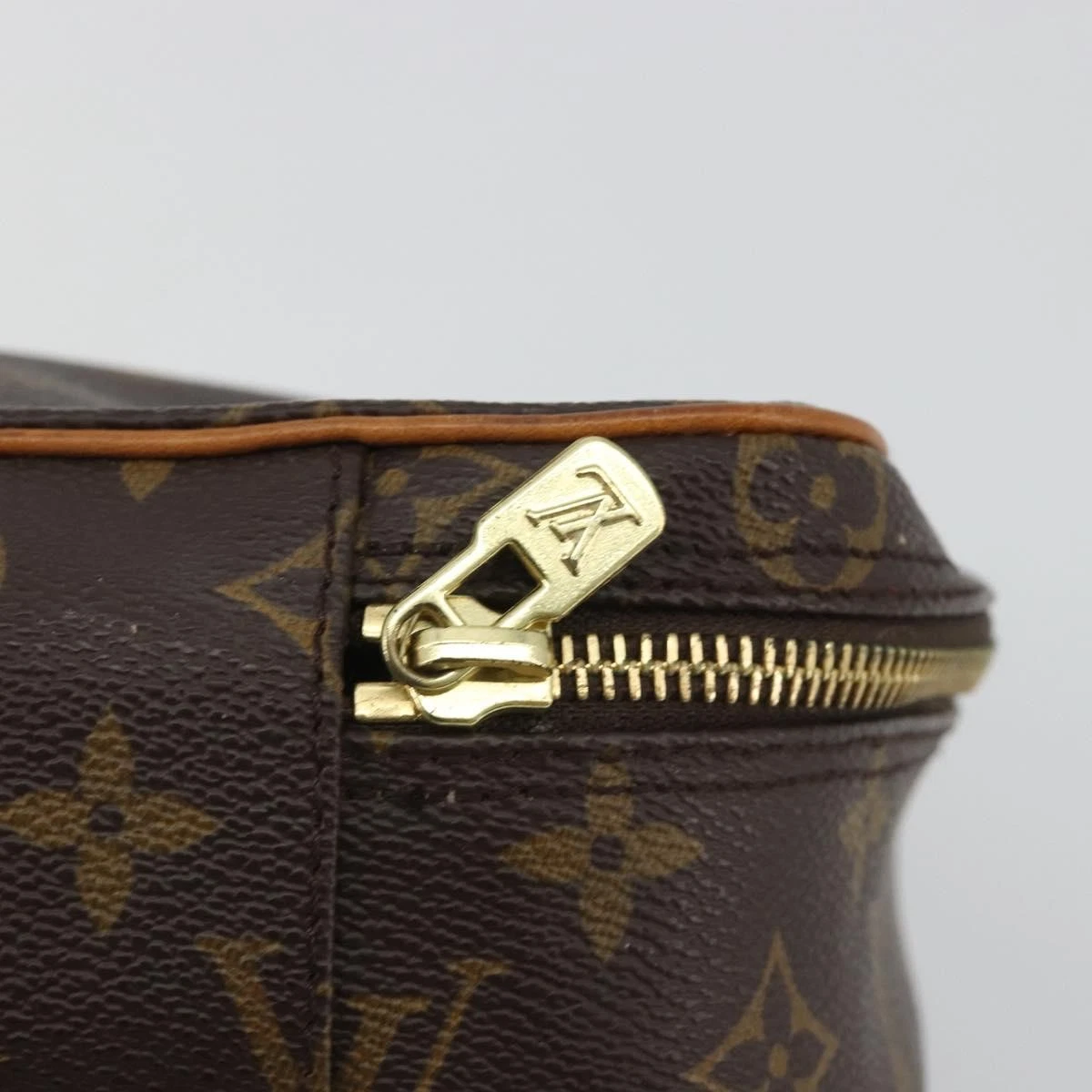 $700 1992 LOUIS VUITTON Monogram Trousse Boite Cosmetic Pouch NO1902