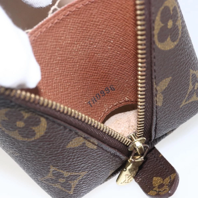 $735 1996 LOUIS VUITTON Monogram Trousse Demi Ronde  TH0996