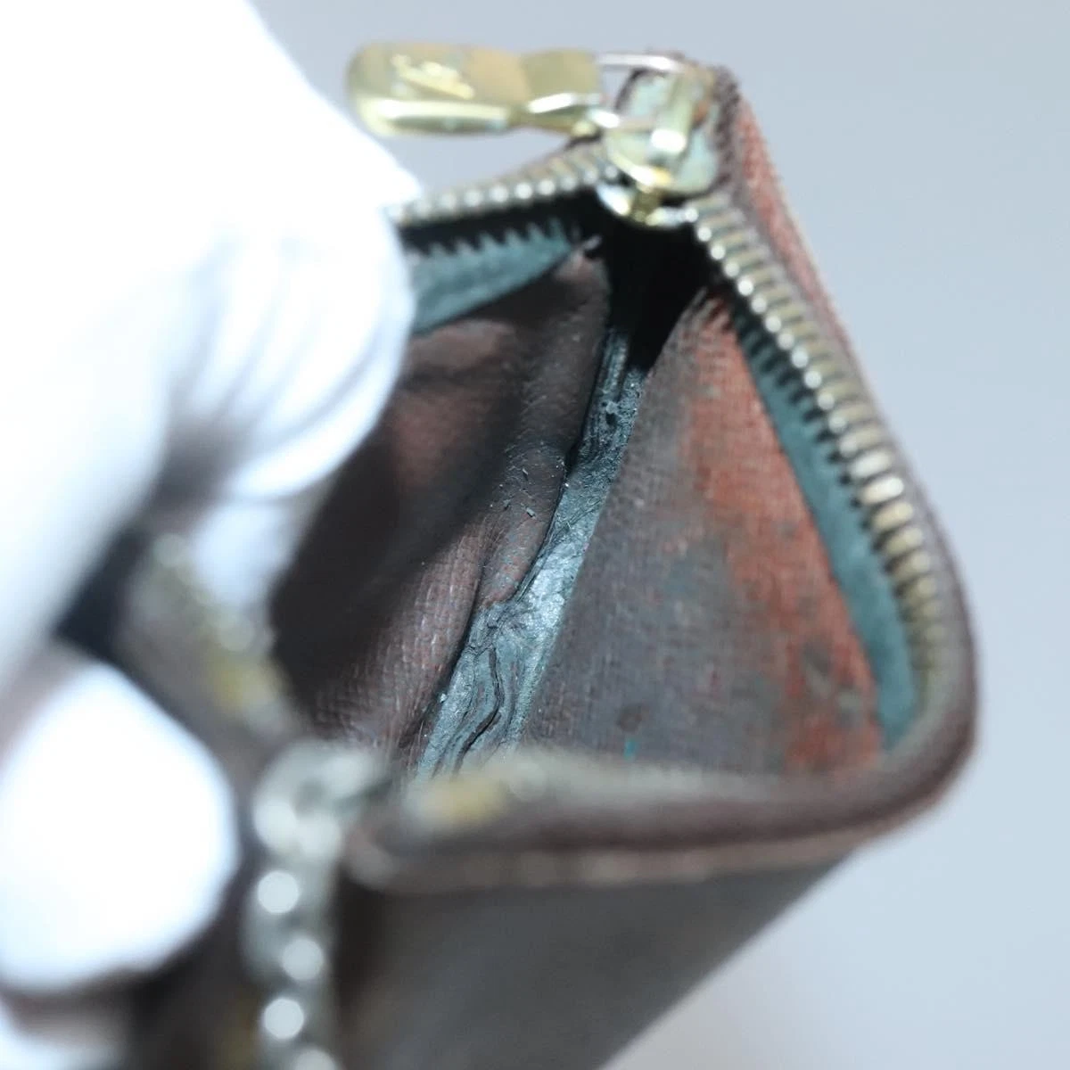 $355 LOUIS VUITTON Monogram Key Pouch Spain
