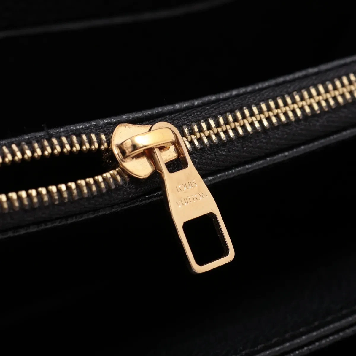 $1170 Louis Vuitton Empreinte Zippy Wallet Black