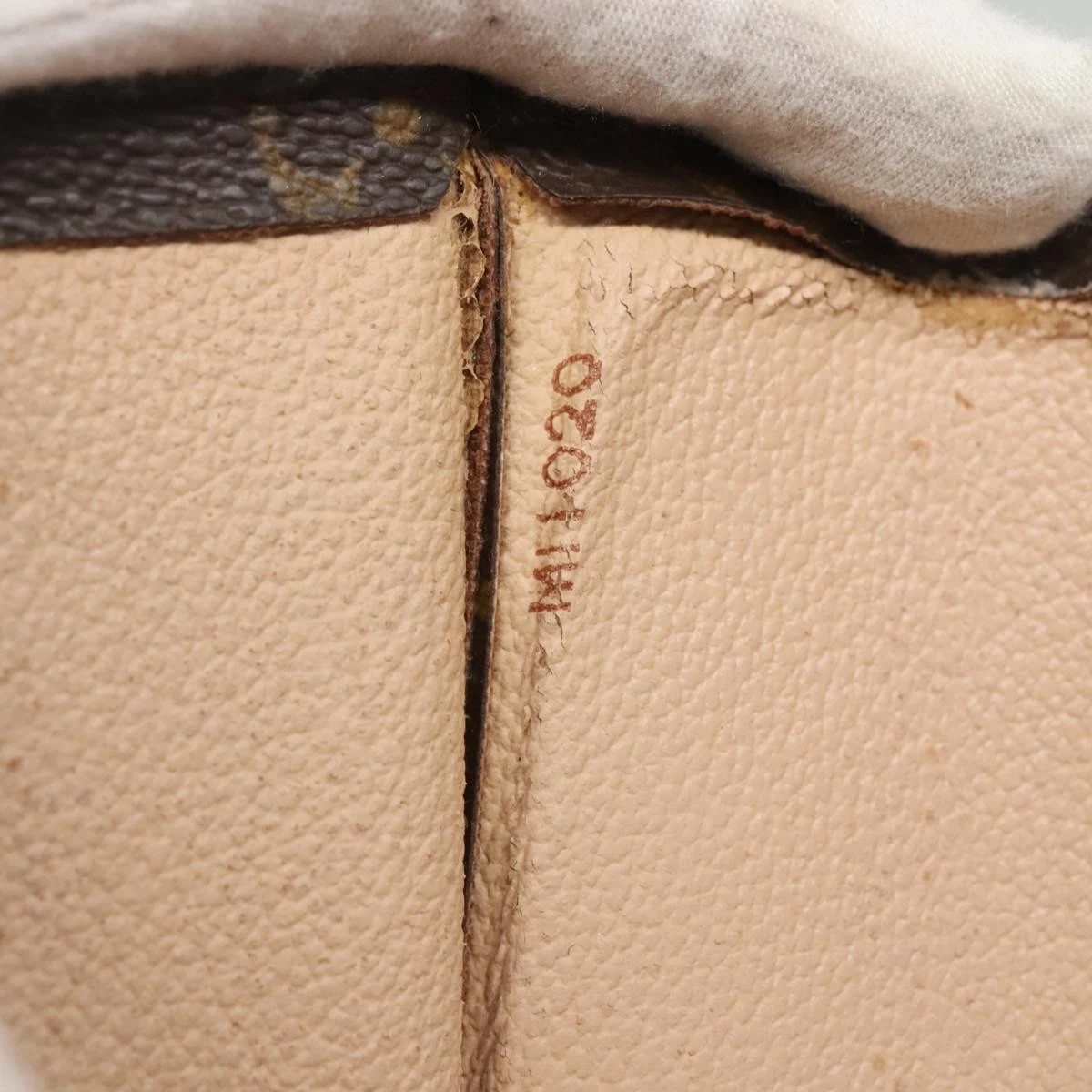 LOUIS VUITTON Monogram Sac Plat Hand Bag