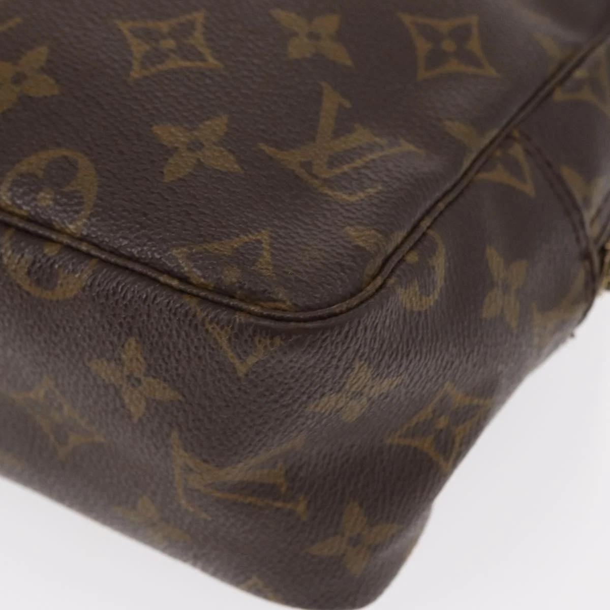 $600 1990 LOUIS VUITTON Monogram Trousse Toilette 28 Clutch Bag NO0930