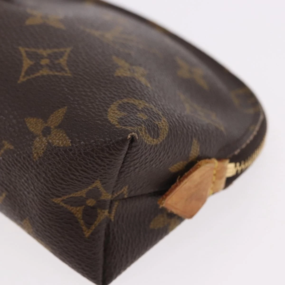 $625 2000 LOUIS VUITTON Monogram Cosmetic Pouch CA0020