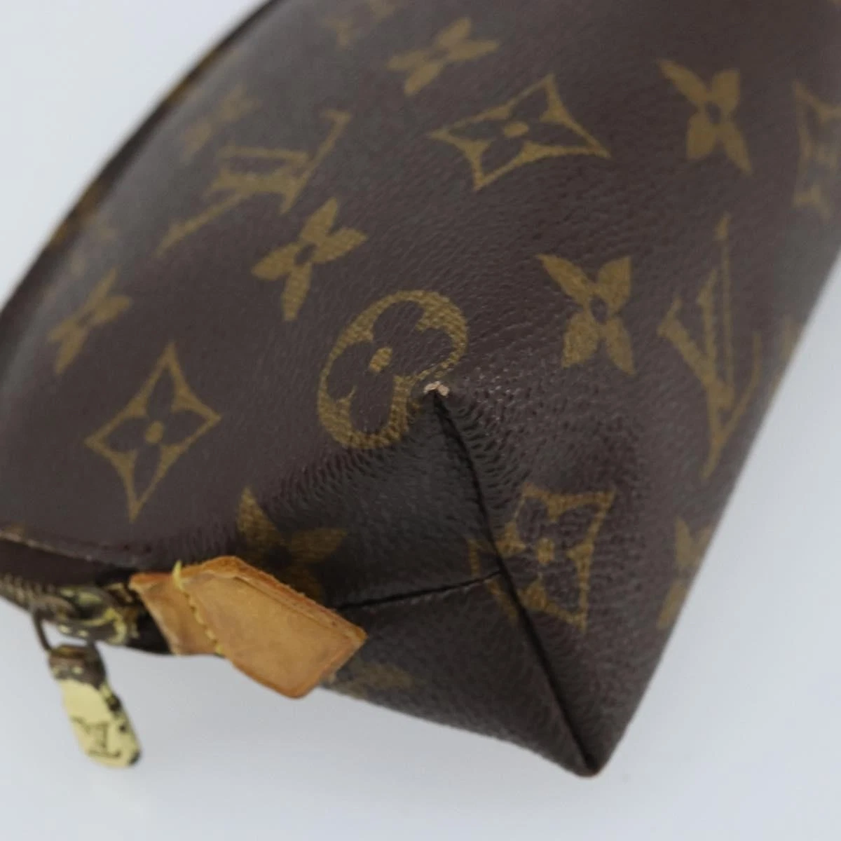 $625 2000 LOUIS VUITTON Monogram Cosmetic Pouch CA1010