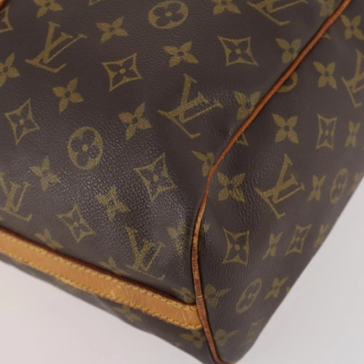 $1,890 1996 Louis Vuitton Monogram Flanerie 45 NO0966