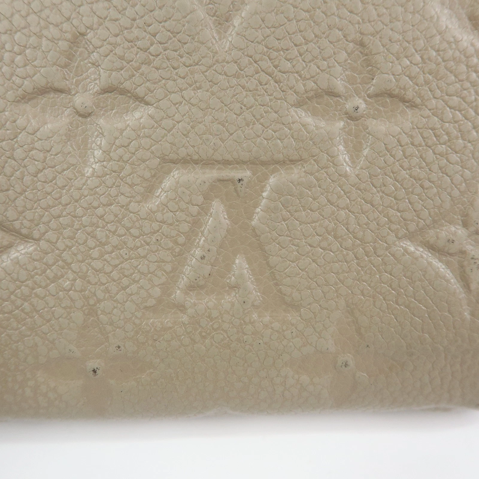 $760 Louis Vuitton Monogram Empreinte Round Zippy Coin Case Beige RFID