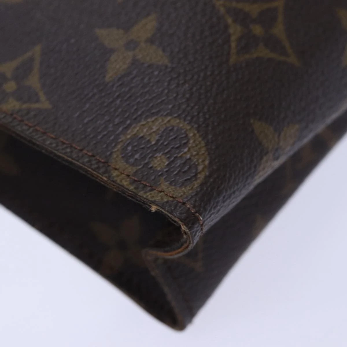 $760 1987 LOUIS VUITTON Monogram Toiletry Pouch 26 872AN