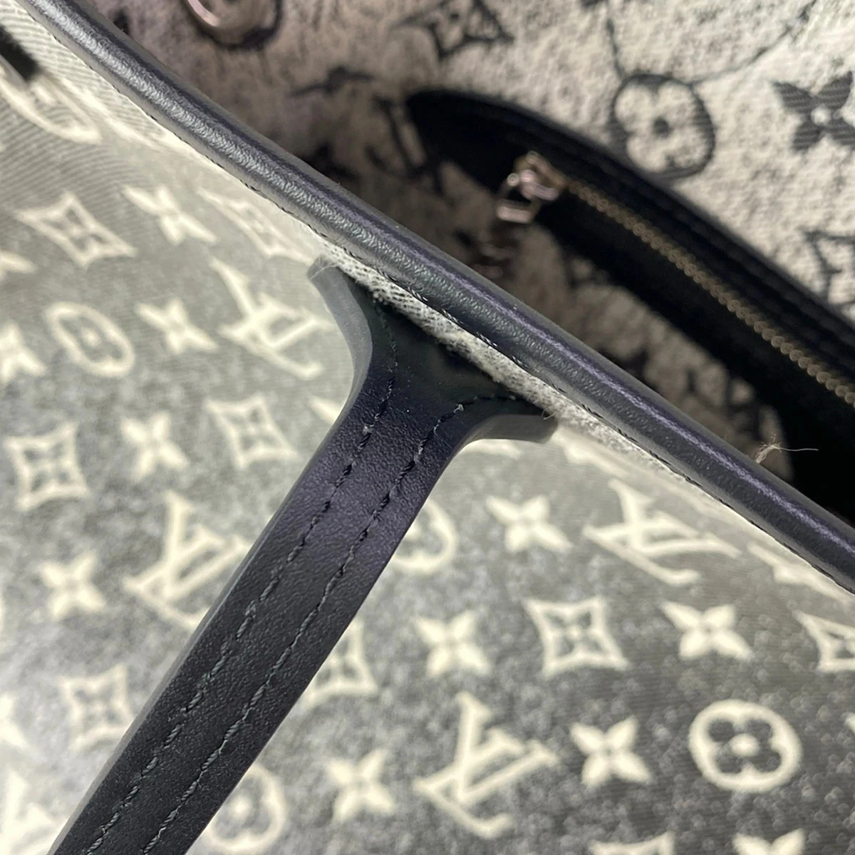 LOUIS VUITTON Neverfull MM M21465 Gray Monogram Jacquard Denim - Unconfirmed