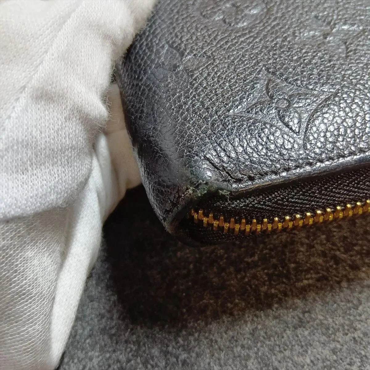 $1170 Louis Vuitton Empreinte Zippy Wallet M61864 Noir Zip Round Wallet