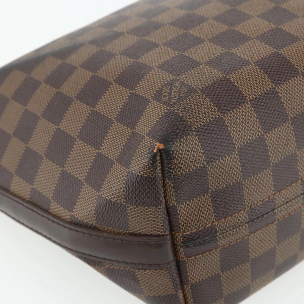 $1050 2005 LOUIS VUITTON Damier Ebene Illovo MM Shoulder Bag AR0065