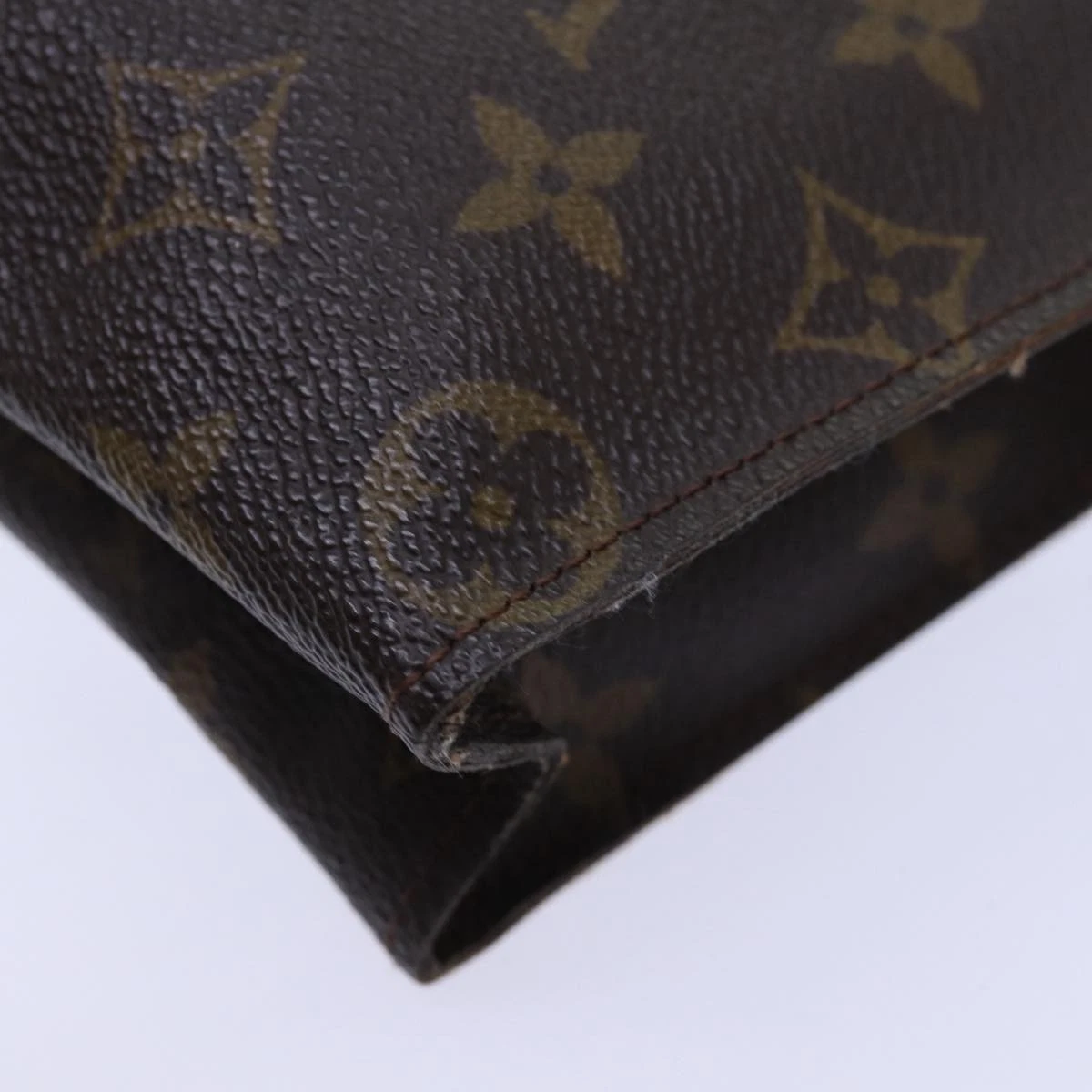 $760 1987 LOUIS VUITTON Monogram Toiletry Pouch 26 872AN