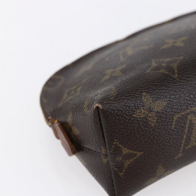 $625 2004 LOUIS VUITTON Monogram Cosmetic Pouch CA0034