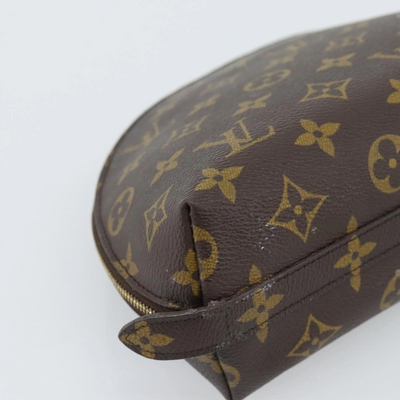 $620 2002 LOUIS VUITTON Monogram Trousse Demi Ronde TH0022