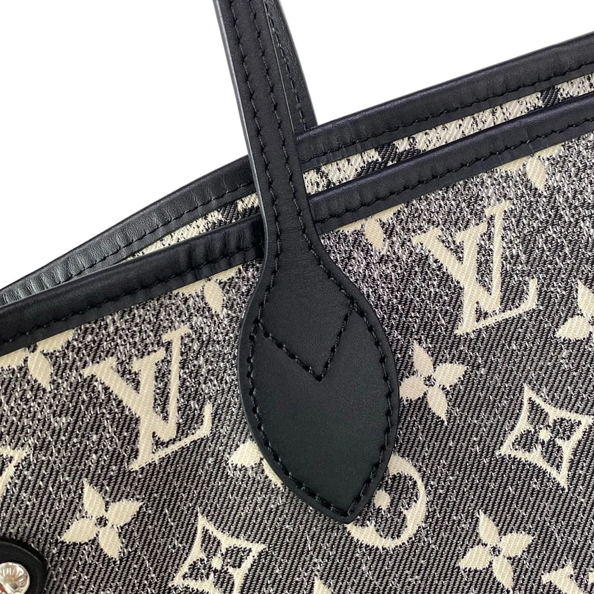 LOUIS VUITTON Neverfull MM M21465 Gray Monogram Jacquard Denim - Unconfirmed