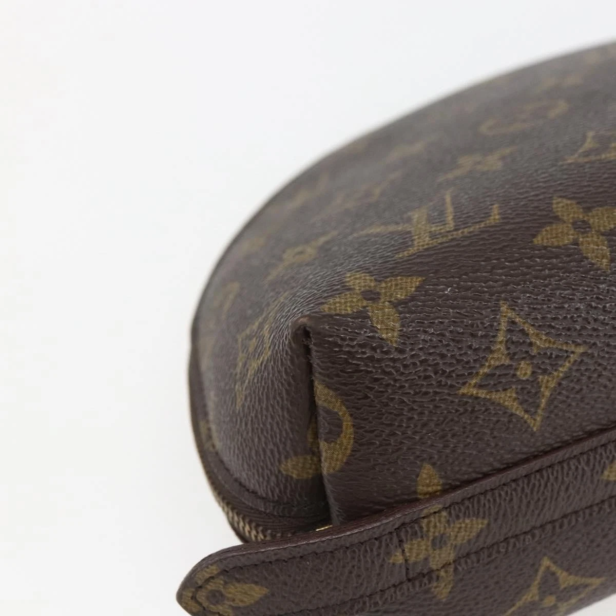 $735 1996 LOUIS VUITTON Monogram Trousse Demi Ronde  TH0996