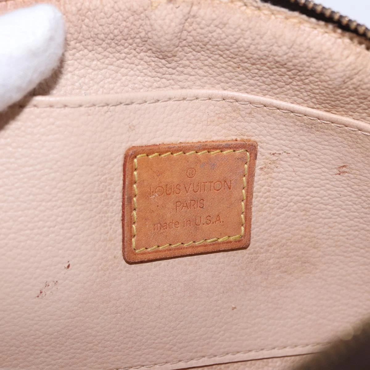 $625 2003 LOUIS VUITTON Monogram Cosmetic Pouch SD0023