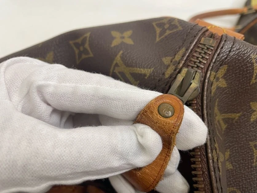 $1,550 1997 Louis Vuitton Monogram Speedy 40 SP0977