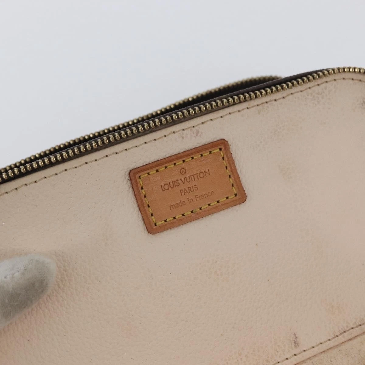 $750 2002 LOUIS VUITTON Monogram Trousse Blush PM VI0092