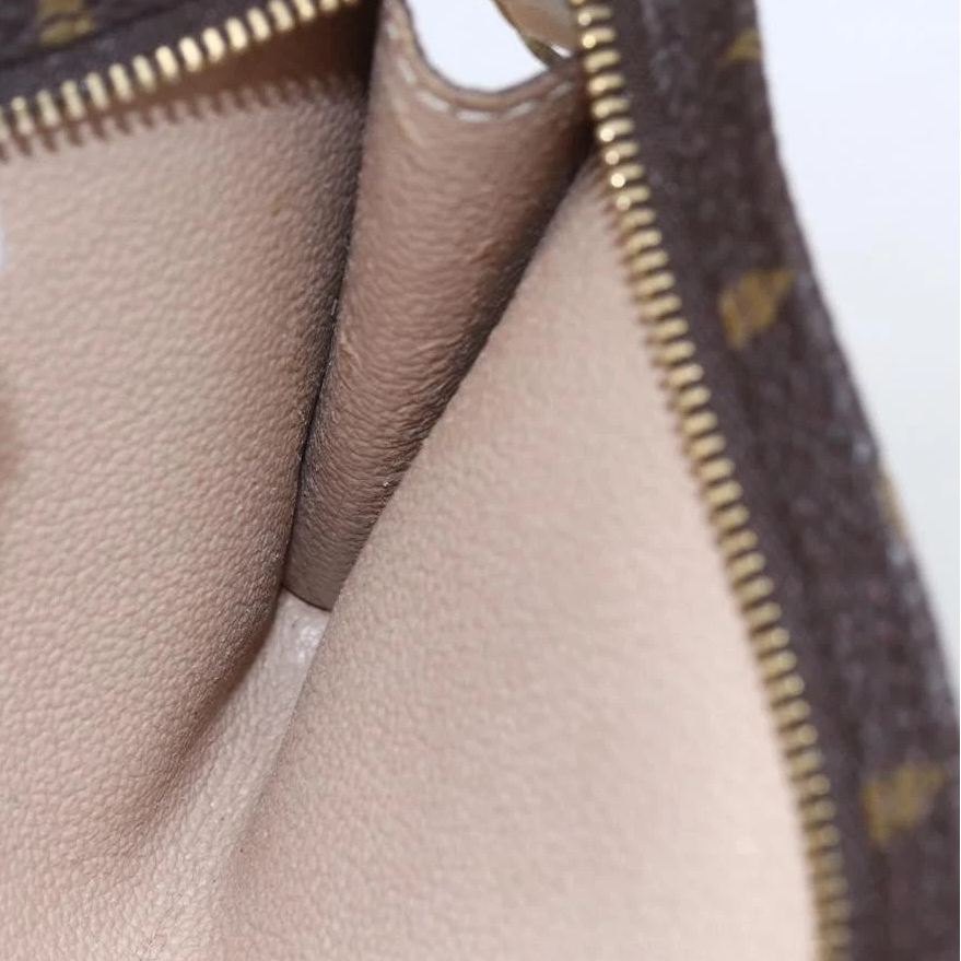 $590 1998 LOUIS VUITTON Monogram Bucket 27 Pouch AR0938