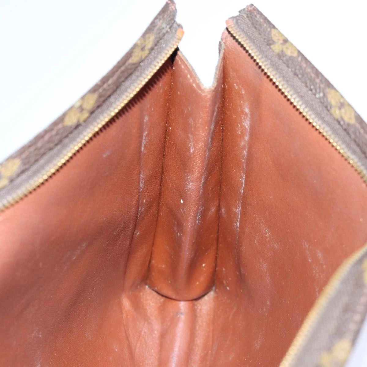 $760 1987 LOUIS VUITTON Monogram Toiletry Pouch 26 872AN