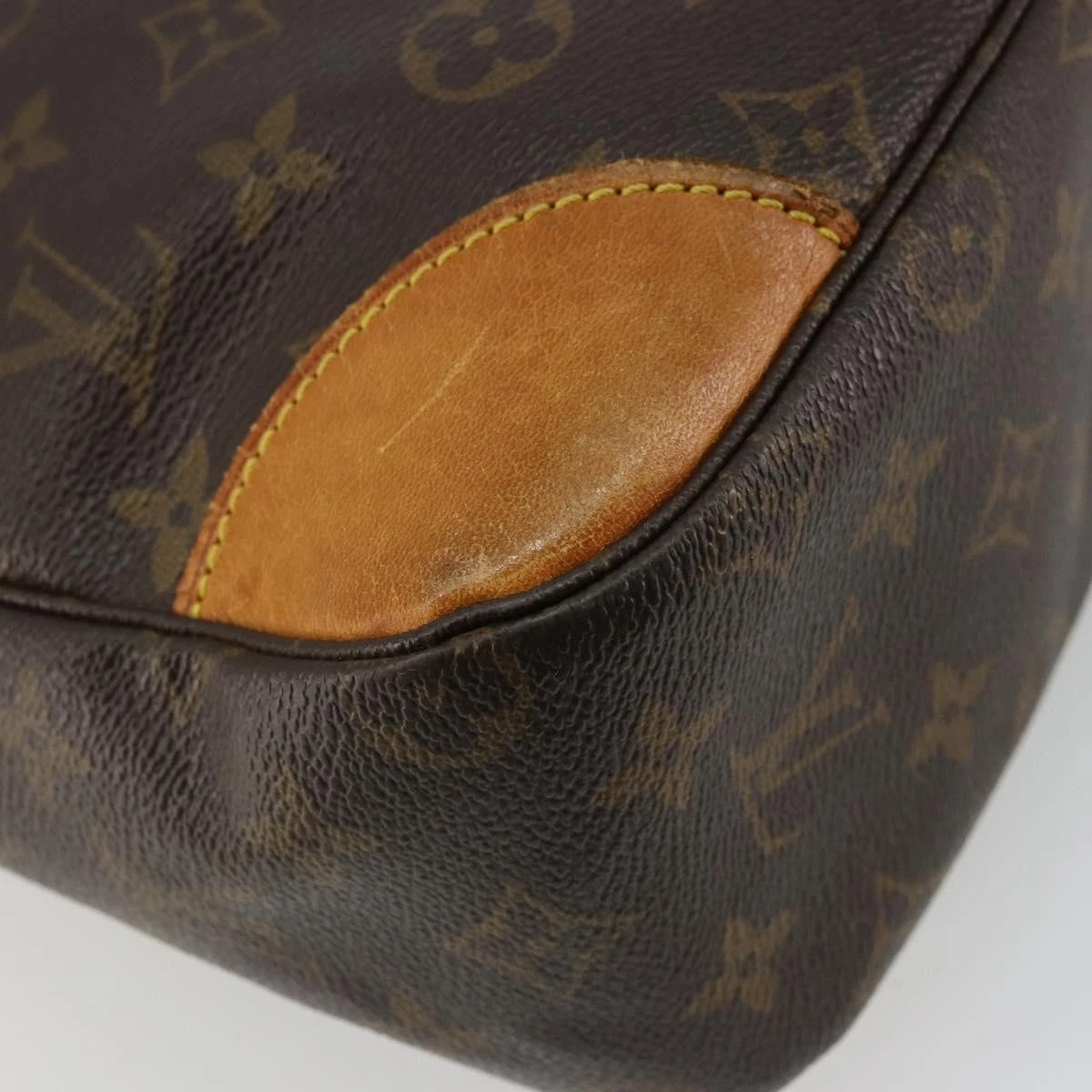 $1,040 2001 Louis Vuitton Monogram Boulogne 30 Shoulder Bag AS0041