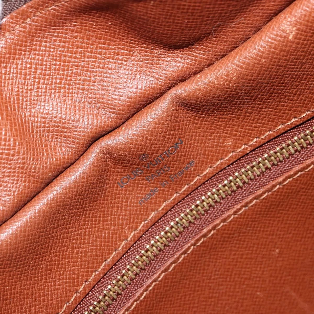 $1,040 2001 Louis Vuitton Monogram Boulogne 30 Shoulder Bag AS0041