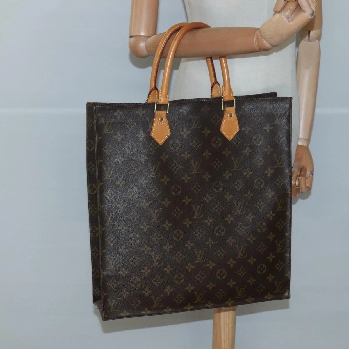 LOUIS VUITTON Monogram Sac Plat Hand Bag