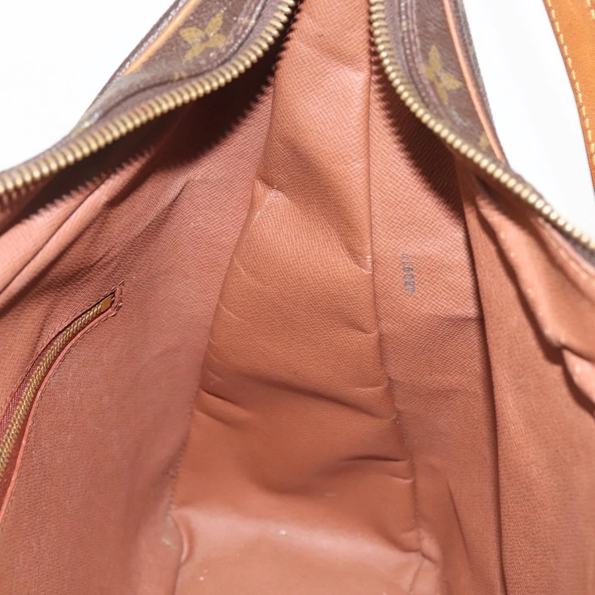 $1450 1997 LOUIS VUITTON Monogram Boulogne 35 Shoulder Bag M51260 LV AS0917