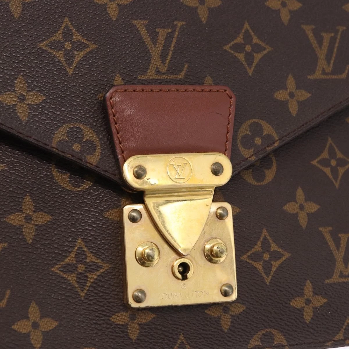 $1290 1994 LOUIS VUITTON Monogram Concorde A20994