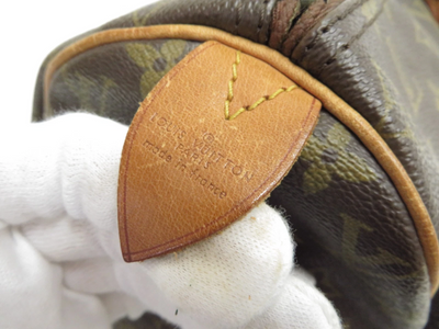 $1,550 1997 Louis Vuitton Monogram Speedy 40 SP0977