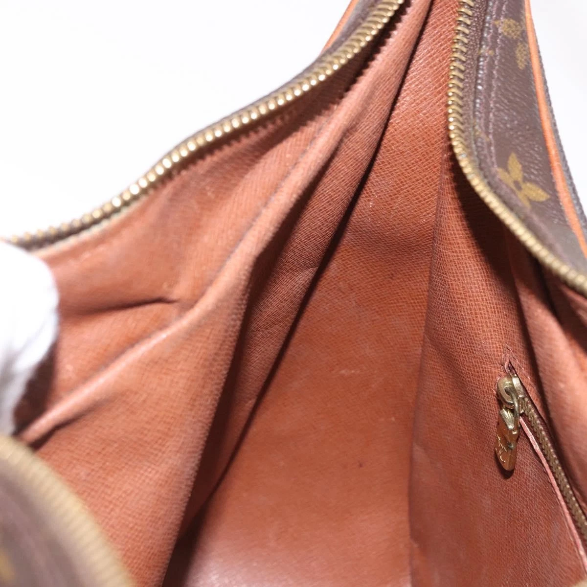 $1090 1997 LOUIS VUITTON Monogram Boulogne 30 Shoulder Bag AS1927