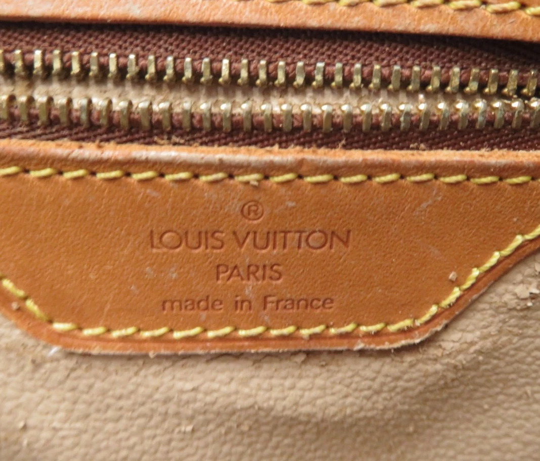 $1,890 2000 Louis Vuitton Monogram Bucket GM AR0010