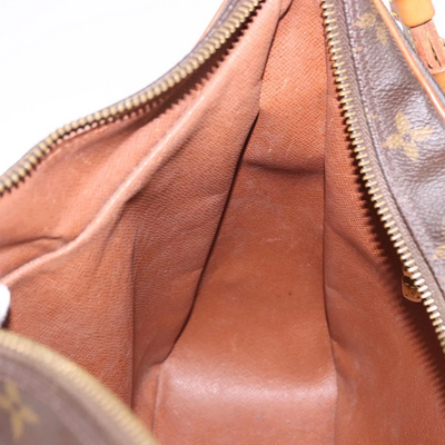 $1090 1997 LOUIS VUITTON Monogram Boulogne 30 Shoulder Bag AS1927