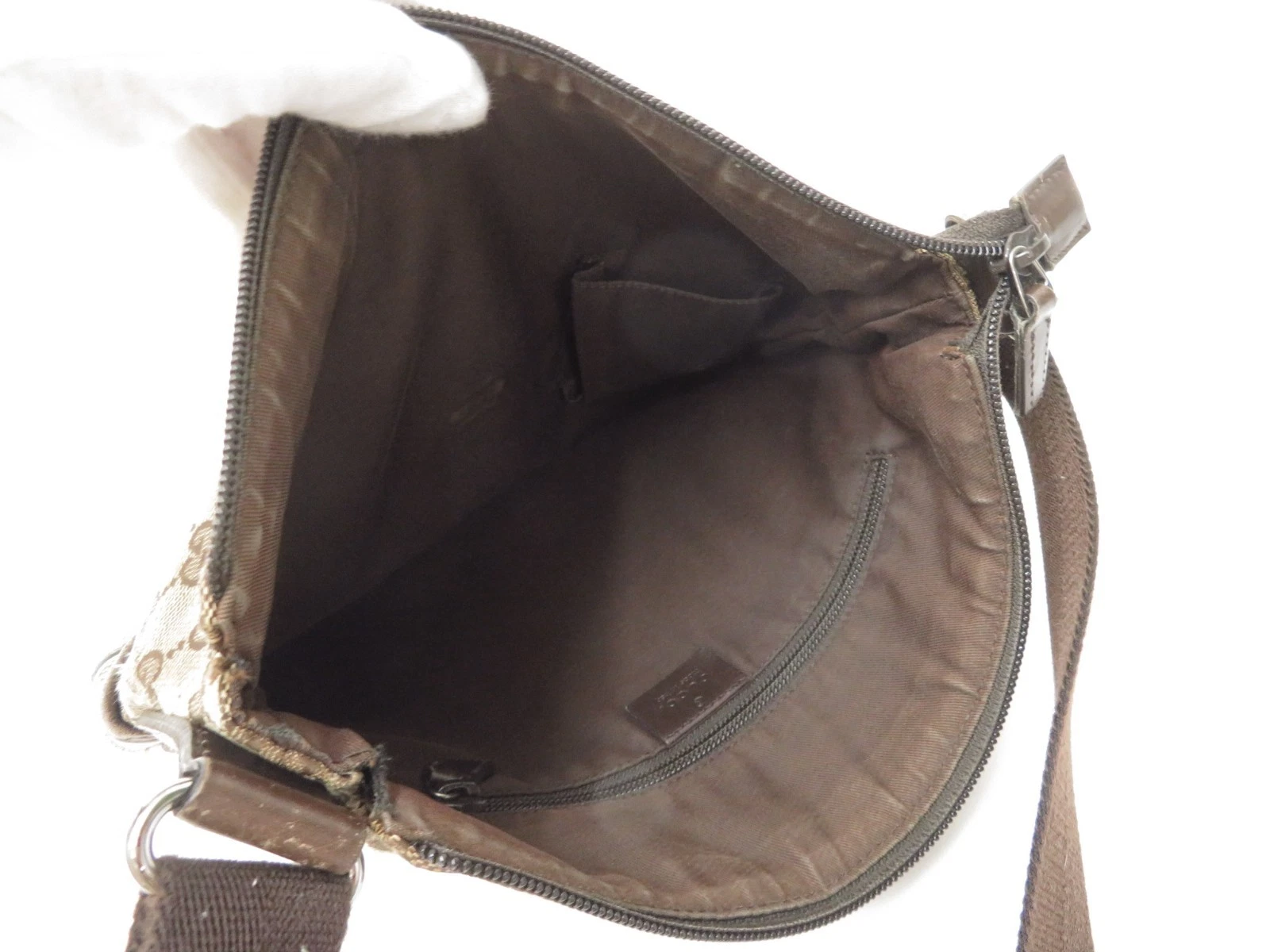 $950 2010 Gucci GG Canvas Shoulder Messenger Bag 181092-204991