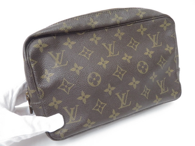 $730 2005 Louis Vuitton Monogram Trousse Toilette 23 TA0055