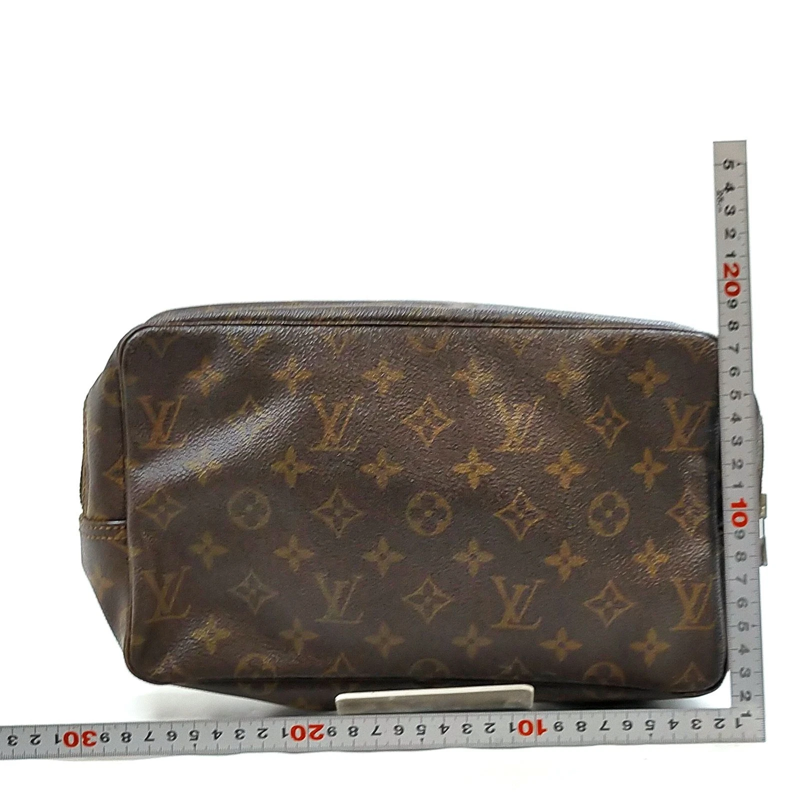 $600 1984 Louis Vuitton Cosmetic Pouch Trousse Toilette 28 844