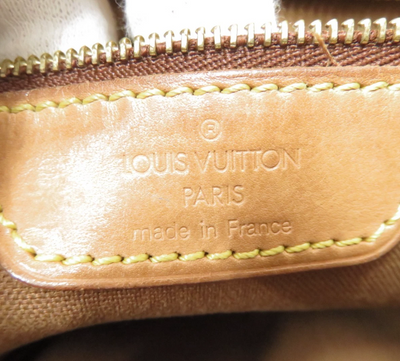 $1,650 2002 Louis Vuitton Monogram Cabas Mezzo AR0022