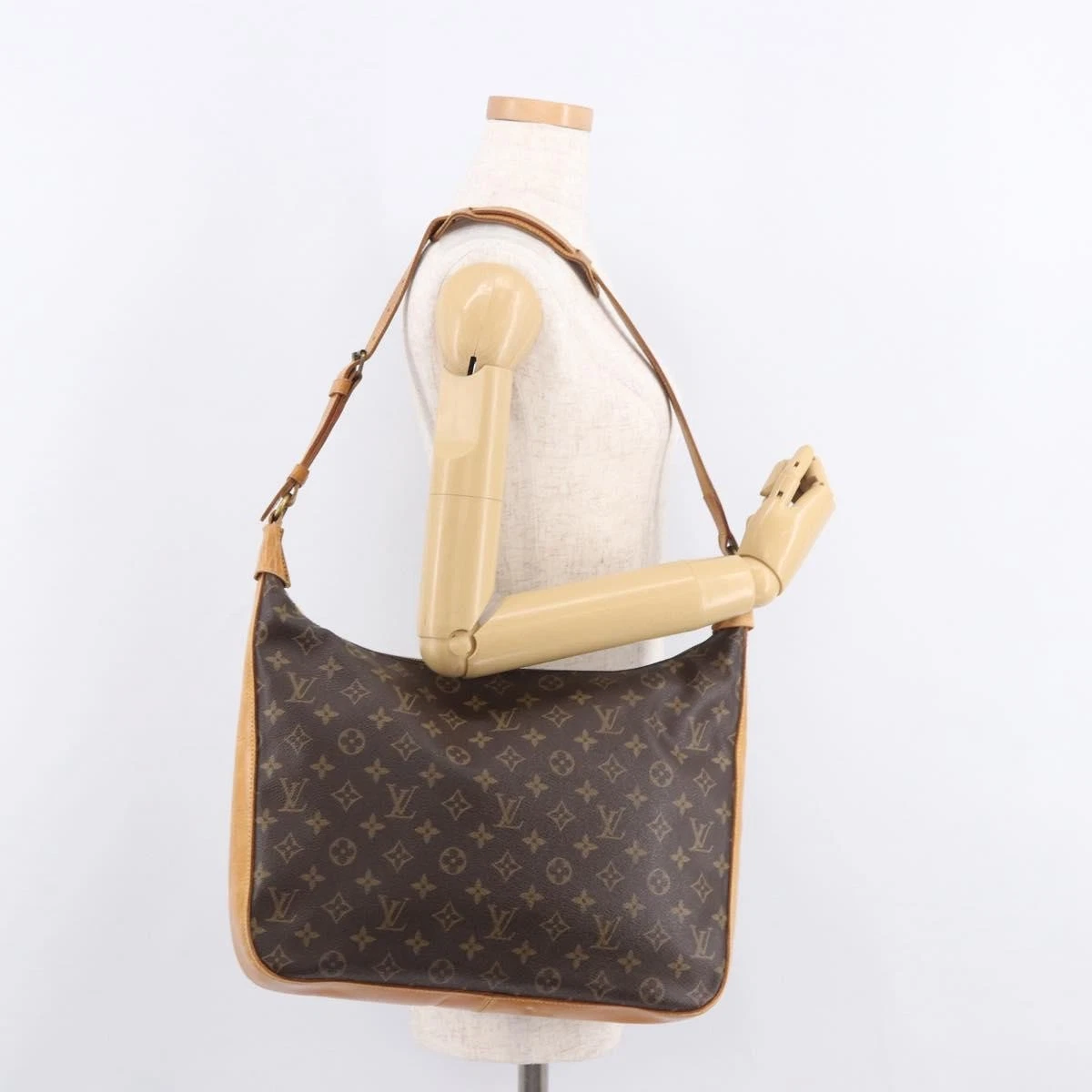 $1,450 1998 Louis Vuitton Monogram Vagabond Shoulder Bag VI0998