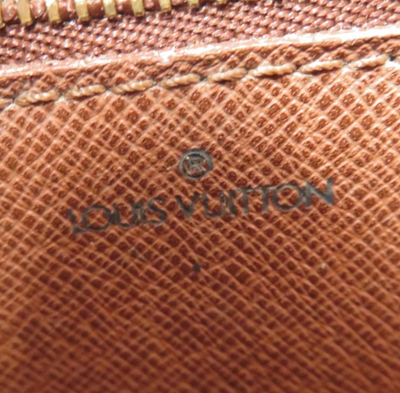 $1,450 2001 Louis Vuitton Monogram Trocadero 27 TH0011