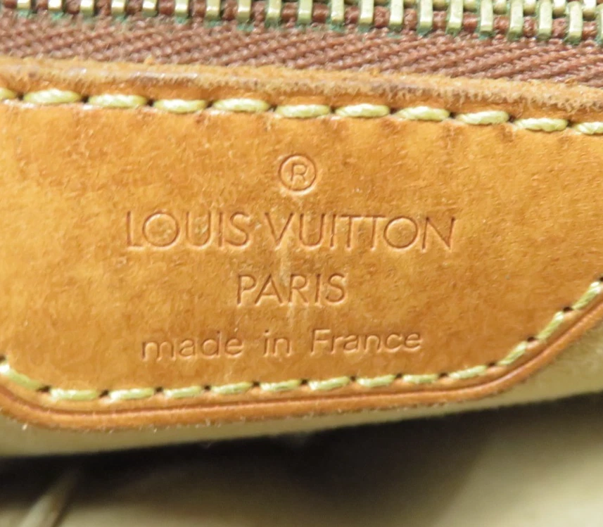 $1,380 2003 Louis Vuitton Monogram Looping MM FL0033