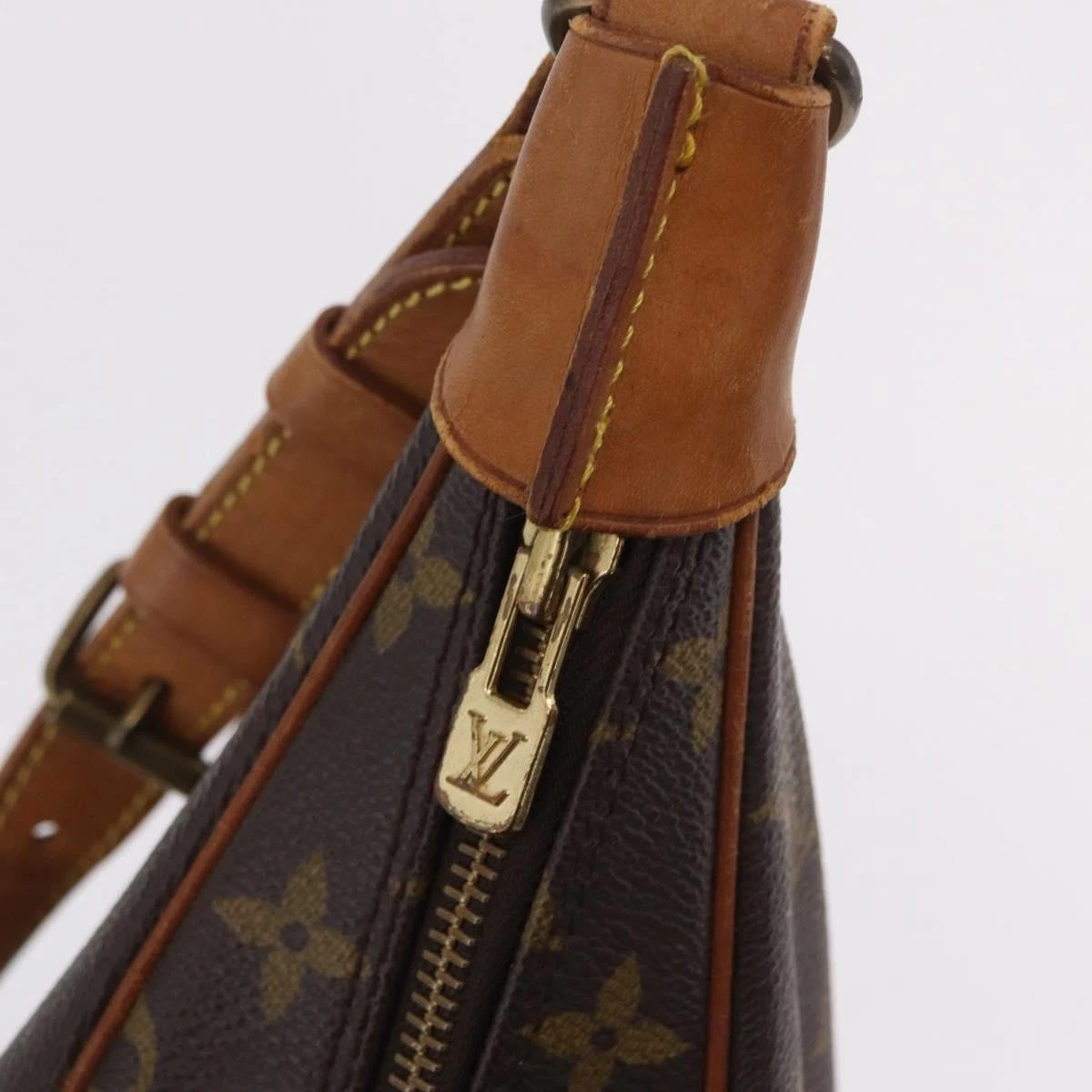 $1450 1992 LOUIS VUITTON Monogram Boulogne 35 Shoulder Bag  8912
