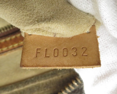 $1,380 2003 Louis Vuitton Monogram Looping MM FL0033