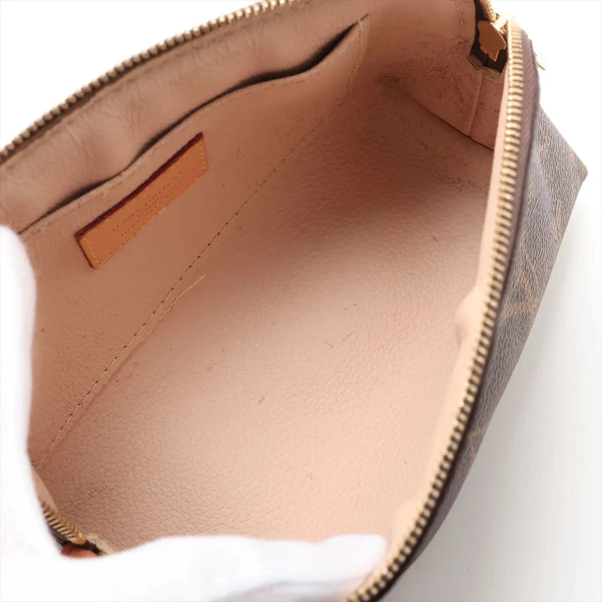 $620 RFID Louis Vuitton Monogram Cosmetic Pouch